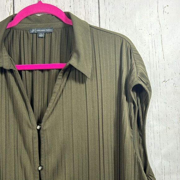 Adrianna Papell Pleated V Neck Short Sleeve Olive Green Button Front Top - Picture 4 of 12